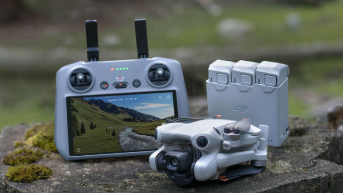 Квадрокоптер DJI Mini 4 Pro Fly More Combo Plus (DJI RC 2)